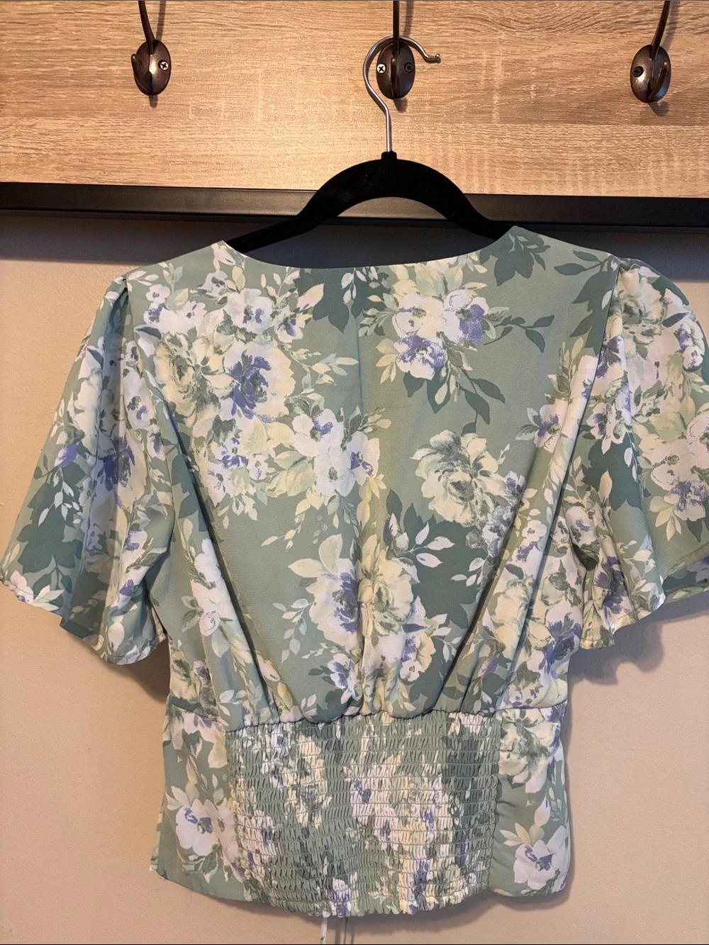 Abercrombie & Fitch Sage Green Floral Tie-Front Blouse